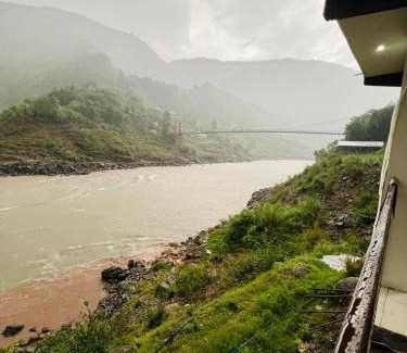 Dhirkot Cabin | Escaven - Your escape to Heaven