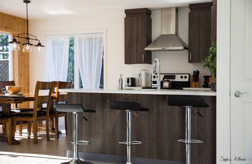 Saint-Paul-de-Montminy Ski Chalet | ESKER NATURE TWO BEDROOMS & MEZZANINE LAKE VIEW ACCESS TO SPA, SAUNA & YURT