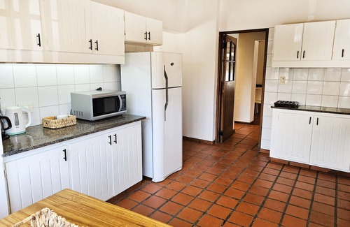 Chacras de Coria House | Espaciosa y cálida en medio de gran parque