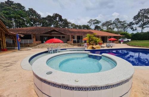 Pueblo Tapao House | Espectacular finca cerca al parque del café!