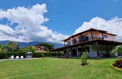 Yotoco House | Espectacular Finca en el Lago Calima