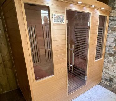 Mulhouse Apartment | Esprit Violet - Joli Studio Salengro - Sauna & Sport club