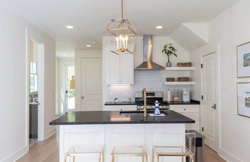 Oxford House | Essie's Place by Apex Short Term Stays