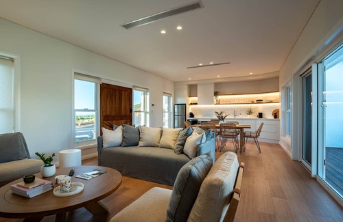 Willow Vale Villa | Estate House Villas - Crooked River Estate
