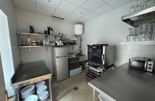 Lamalou-les-Bains House | Estate with large swimming pool overlooking vineyards