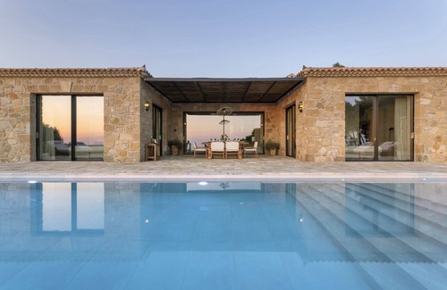 Maries Villa | Estrella - Two Bedroom Villa, Sleeps 4