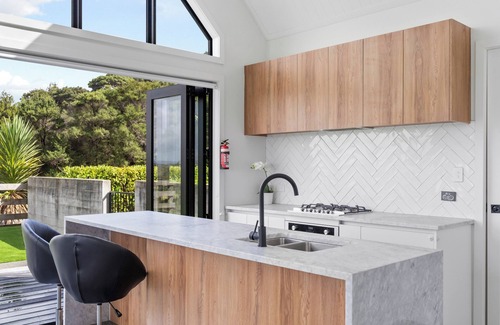 Riverhead House | Estuary Views - Riverhead Holiday House