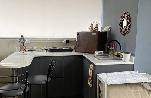 Kennedy Apartment | Estudio Independiente e Intimo en Quito