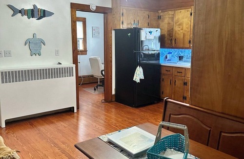 Onancock Cottage | ESVA Down by the Sea & Pet Friendly