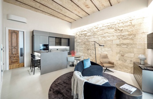 Lecce Historic Center House | Eté Dimora Design. Near Piazza Duomo, elegance, comfort and sophistication.