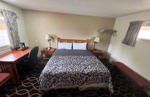 Bay City Hotel | Euclid Motel