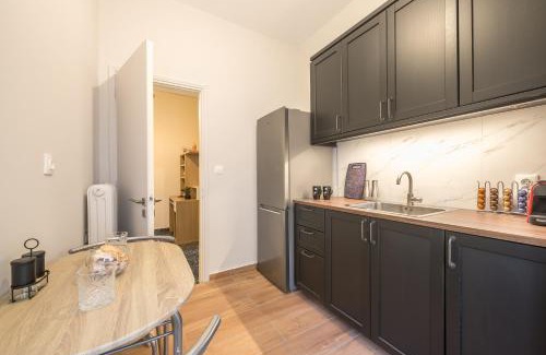 Kinosargous Apartment | Eudoxus Haus