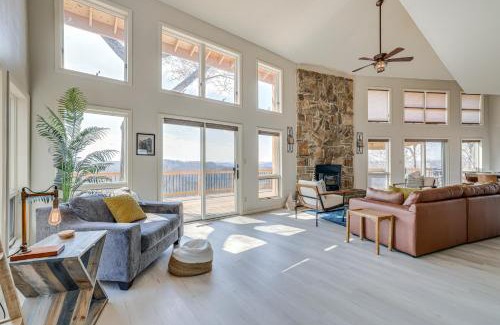 Eureka Springs House | Eureka Springs Gem 2 Decks, Mtn and Lake Views