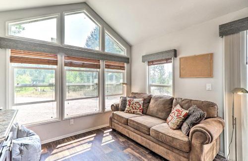 Eureka House | Eureka Tiny Home with Hot Tub and Community Beach!