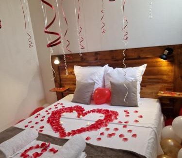 Port-Louis Apartment | Evasion en plein cœur de la ville T2 Jacuzzis Sauna et piscine au centre de Port-Louis