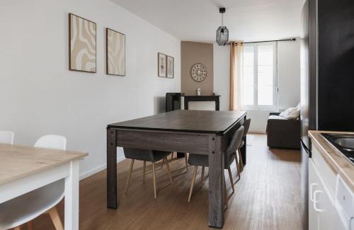 Saint-Quentin Apartment | Evasion Prestige - Duplex Balnéo, Sauna & Billard