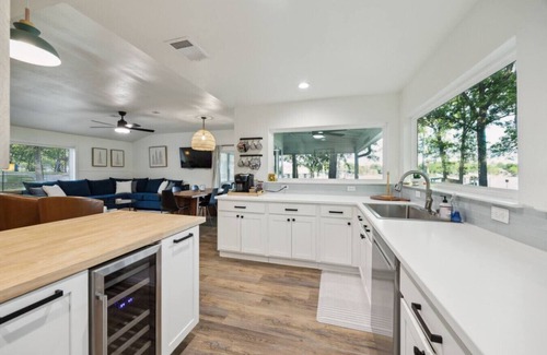 Gun Barrel City House | Evergreen Escape| Spacious Yard