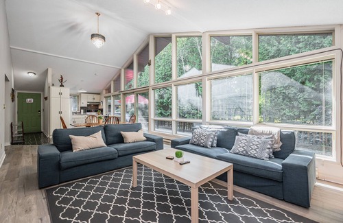 Tobermory Ski Chalet | Evergreen Escape - Tobermory Chalet & Sauna