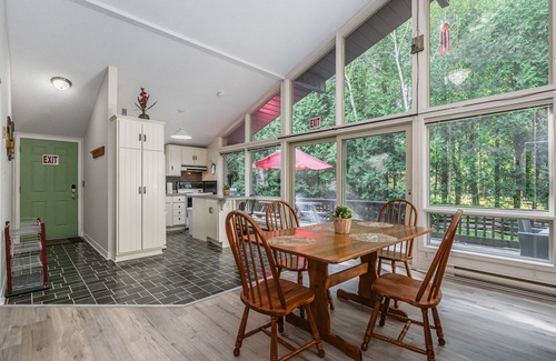 Tobermory Ski Chalet | Evergreen Escape - Tobermory Chalet & Sauna