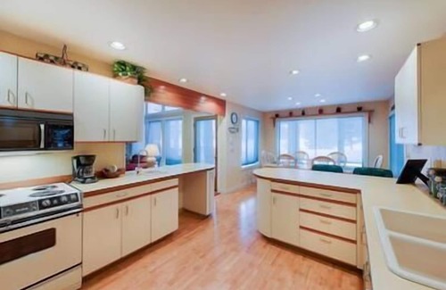 McCall House | Evergreen House: Pet Friendly, Golf Course Frontage, Gas Fireplace