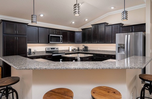 Collier Villa | Everything! 3/2, FREE golf & 4-seat cart, Resident passes, pets, near Brownwood