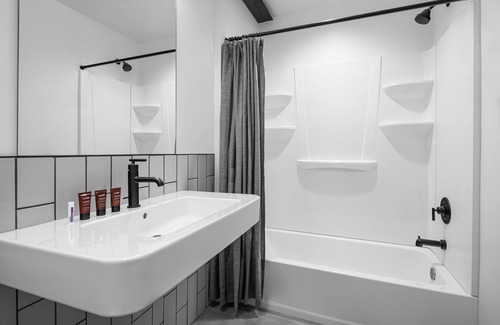 People's Freeway Hotel | evo Hotel Salt Lake City