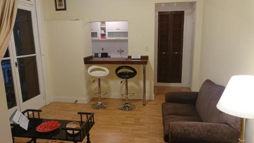 San Telmo Apartment | Excelente departamento con balcón a la calle sobre avenida