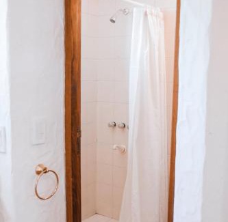 Mendoza House | Excelente ubicacion! Casa grande con parrilla