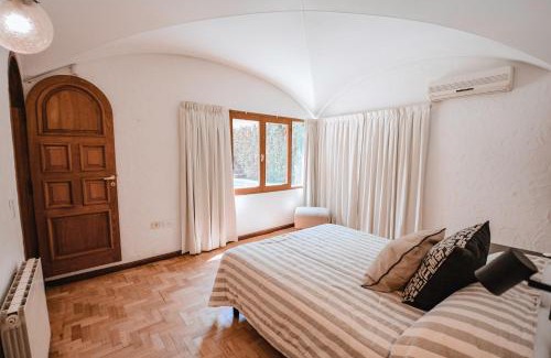 Mendoza House | Excelente ubicacion! Casa grande con parrilla