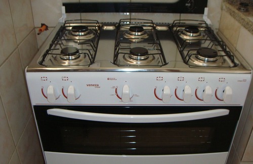 Foguete House | Excellent 3-storey house on the beachfront. Side view