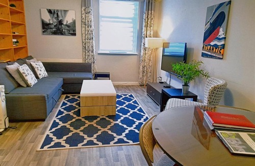 Belfast City Centre Apartment | Excellent Location - City Centre - Parking - 4 Beds -2 Bedrooms