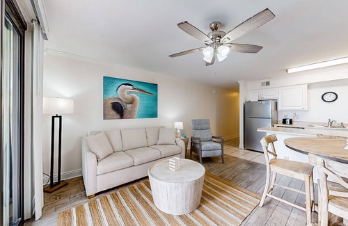 Orange Beach Condo | Excellent resort suite in beachfront location with WiFi, pool & elevator