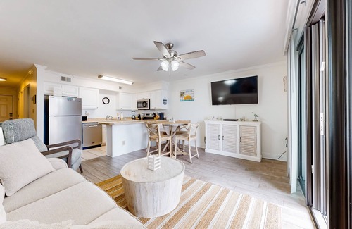 Orange Beach Condo | Excellent resort suite in beachfront location with WiFi, pool & elevator