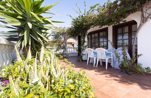Complejo turistico Amarilla Golf Villa | EXCELLENT TWO BEDROOMED HOLIDAY HOME WITH STUNNING VIEWS AND PRIVATE POOL