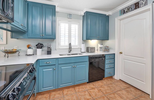 Demere Park House | Excellent Village Location | Private Pool | EV Charger | Dog Friendly!