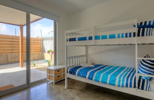 Port Fairy House | Excellent value for multiple families. Right behind the Surf Club.
