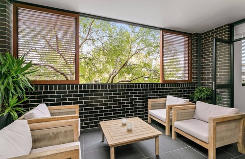 Mosman Apartment | Exceptional 2 bedroom unit in vibrant Mosman