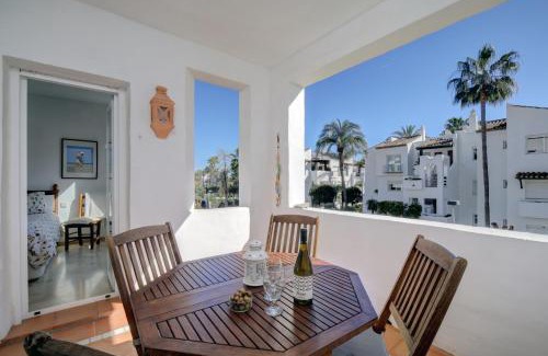 New Golden Mile Apartment | Exceptional Beachfront Complex with Pool in Costalita, Estepona