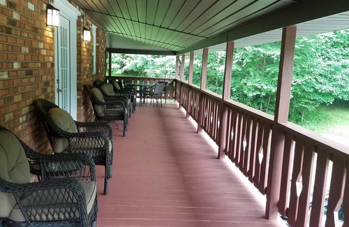 Lookout House | Exceptional Lodging at New River Gorge for the Ultimate Getaway- sleeps 18