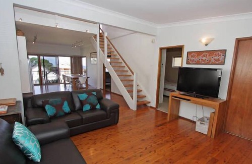 Scarborough House | Exceptional Ocean Views in this modern, family orientated home.