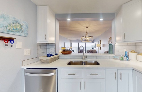 Madeira Beach Condo | Exceptional View. Excellent Location. Heated Pool and Hot Tub. Close to Shopping and Restaurants.