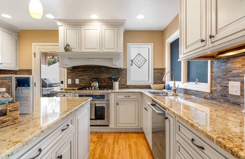 East End House | Exceptional Views & Luxurious Kitchen! Fireplace & Hot Tub | Min to Downtown & BSU