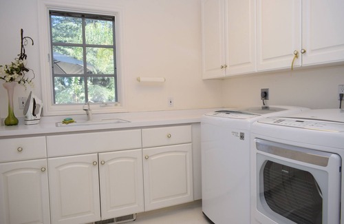 Los Gatos Villa | Exceptionally private Suite in Saratoga’s Upscale area.