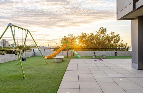 Montevideo Apartment | Exclusive 25th Floor and Harbor View - Pet Friendly