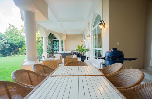 Zona Hotelera Villa | Exclusive Beachfront Luxury Villa, Private Gym, Personalized 5 Star-Service, Beach Direct Access