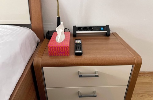 Grinzing Apartment | Exclusive Double Room With Balcony above Citygate Shopping-Metro access-Parking