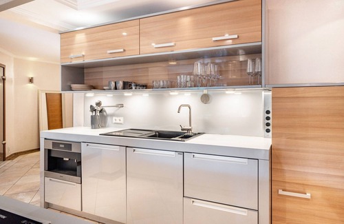 Bergedorf Villa | Exclusive Dream Villa with Private Terrace, Wi-Fi and Air Conditioning