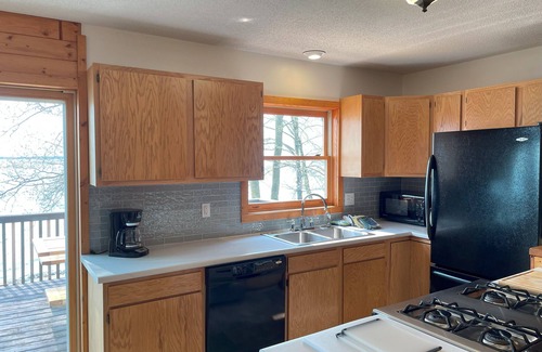Walker House | Exclusive Leech Lake Resort Retreat - Shoreview - 4 BRM overlooking pool & beach