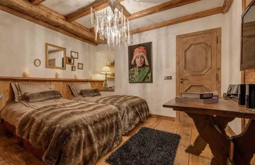 Val-d'Isere Ski Chalet | Exclusive Warmth Chalet with Extravagant Interiors