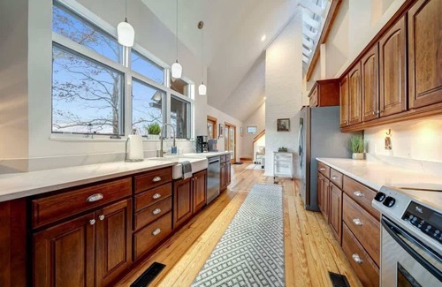 Shepherdstown House | Exclusive Wooded Chalet w Magnificent River Views